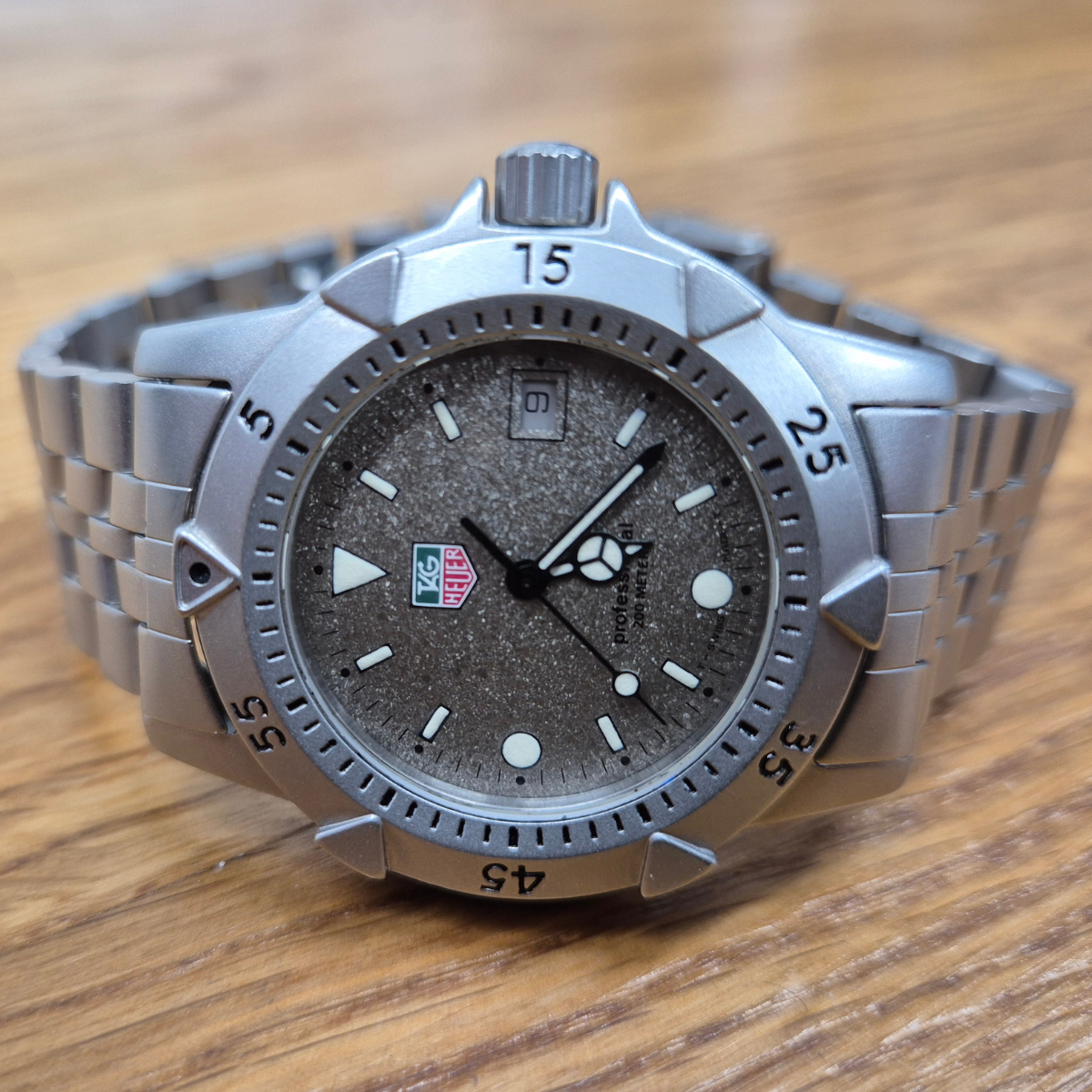 Tag Heuer 200M Professional